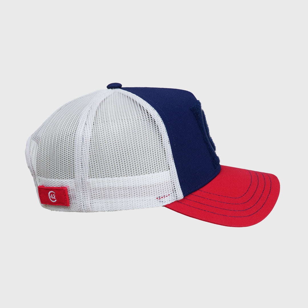 C42 Trucker Cap Blau Rot Weiss mit Patch MOTH (Blind Pack)